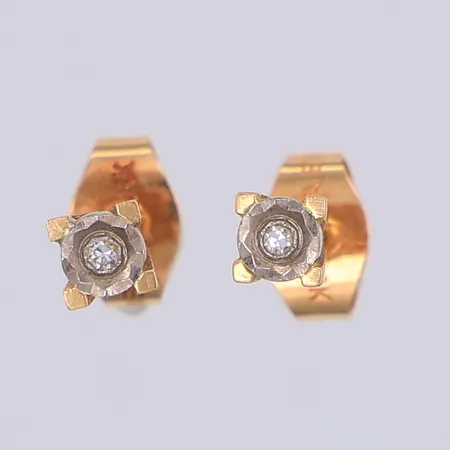 Par örhängen, diamanter 2 x ca 0,01ct, 4mm, 18K Vikt: 1,2 g