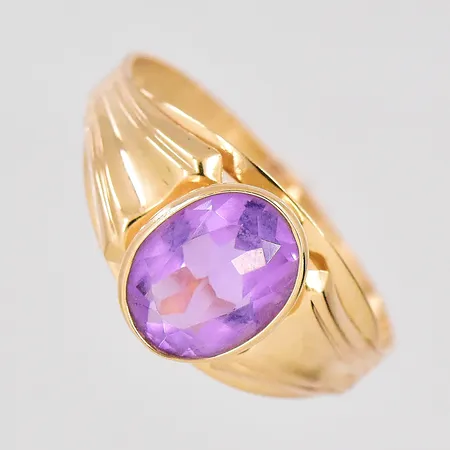 Ring, stl 20½, lila sten, 14K Vikt: 2,4 g