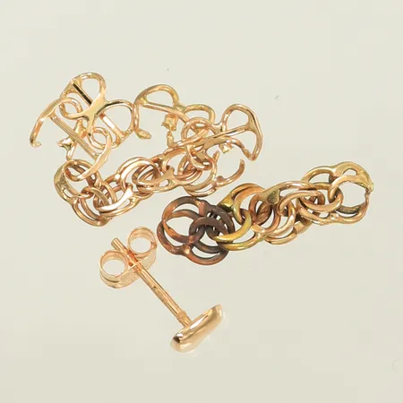 Diverse guld, udda örhänge, gulddelar, defekt, 18K Vikt: 1,5 g