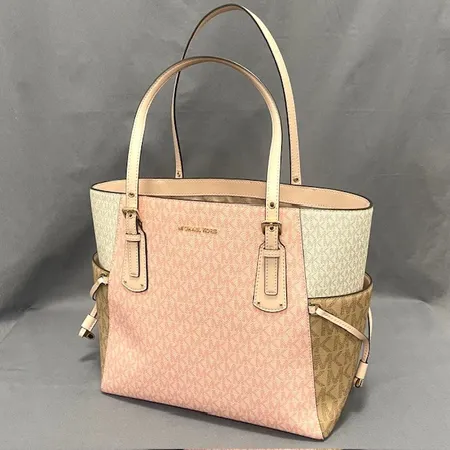 Väska, Michael Kors, Voyager Large Color-Block Signature Logo Tote Bag - Pink, mått ca 27x40x17mm, justerbart handtag, sidofickor, fläckar insidan, inga tillbehör.