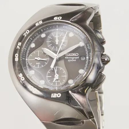 Herrur Seiko Chronograph 100m, 38,5mm,  stål, quartz, ref: 3185 B1, srn: 384753, repig stållänk, repigt glas, går ej, inga tillbehör