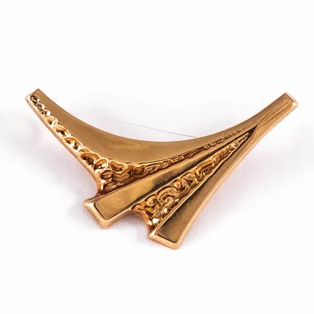 Hänge, vildmarksmönstrad v-form, i 18K guld med tre dolda öglor. Det är ca 18 x 32 mm och väger 0,8g. 