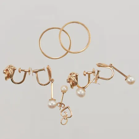 Diverse guld, pärlor/defekter/gravyrer, 18K, 11,3g.