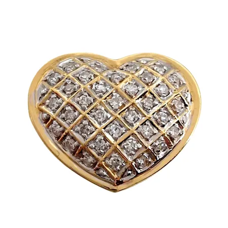 Hänge Hjärta, 18K guld, Diamanter 34 x 0,005ct, Guldfynd (GFAB), baksida med nätdekor, storlek 12 x 14,5 mm, tjocklek 5,5 mm, passar till kedja med max. 2 mm i bredd, fint skick Vikt: 1,7 g