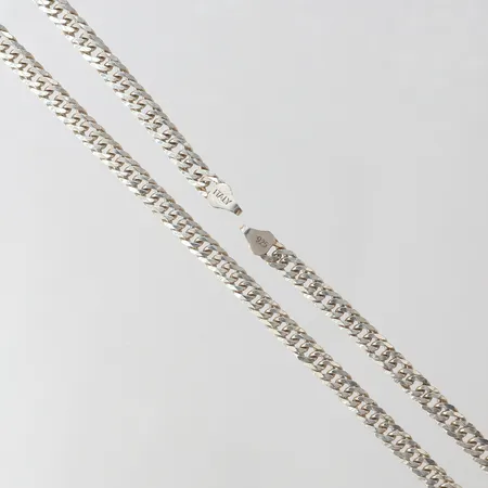 Kedja, längd 44cm, bredd ca 5mm, saknar lås, Italy, 925/1000 silver  Vikt: 15,6 g