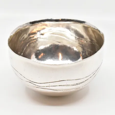 Skål, hamrad yta, Ø 11,5cm, höjd 6,5cm, år 1997, silver 925/1000 Vikt: 252,8 g