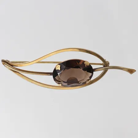 Brosch med brun sten, 60x20mm, 12K. Vikt: 5,3 g