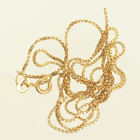 Halskedja venezia 57cm, bredd 1mm, trasig av & ojämn, 18K Vikt: 2,9 g
