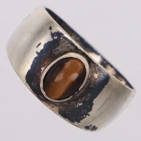 Ring med tigeröga, stl 16, bredd 8,8mm, JP, 900/1000 silver Vikt: 3 g