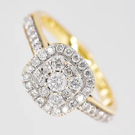 Ring, diamanter ca 0,40ctv, stl 16, bredd ovandel 9,5mm, tvåfärgad, GHA, 18K Vikt: 3 g