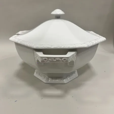 Soppterrin med lock, Rosenthal Germany, Classic Rose Collection, porslin, mått ca 13 x 24 x 32cm Skickas med postpaket.