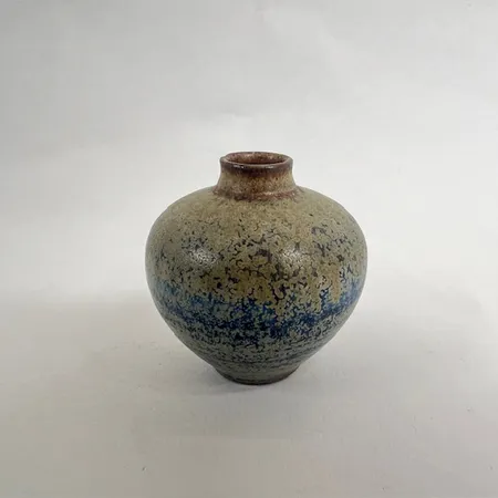 Miniatyrvas, Wallåkra, höjd 6,5cm, mindre tillverkningsdefekt vid mynning, märkt