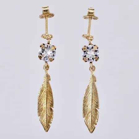 Ett par örhängen med stenar, längd: ca 3,2cm, bredd: ca 5mm, förgyllda, GHA, 925/1000 silver Vikt: 1,7 g