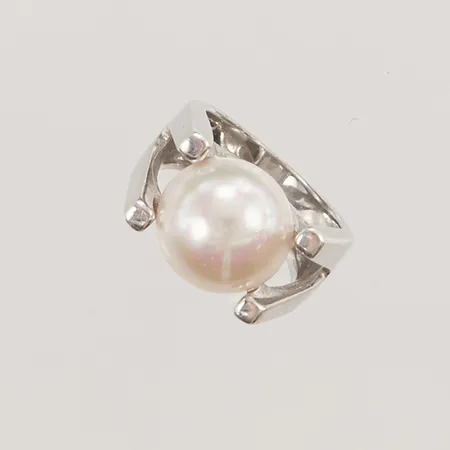 Ring, Ø17¾, bredd: 6,6-13,6mm, 925/1000 silver, 10,9g.