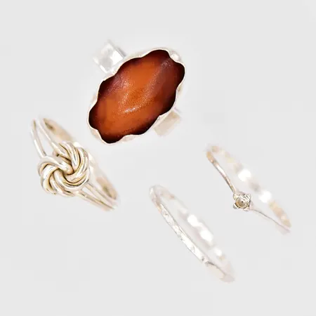 4 Ringar, stl 14½-16, silver 830/925/1000 Vikt: 6,7 g