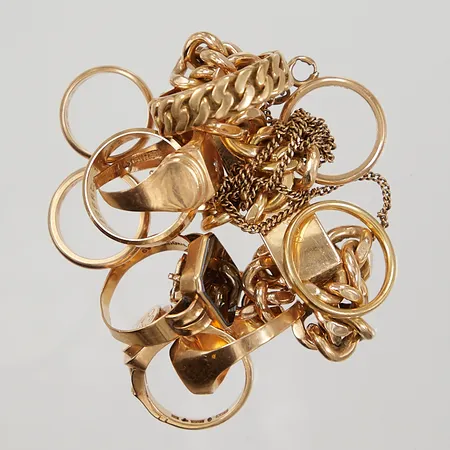 10 Ringar, 1 Kedja, 1 Armband, samtliga defekt/avklippt/gravyr, 18K Vikt: 127 g