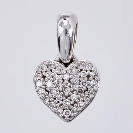 Hänge vitguld hjärta med diamanter ca 32x0,005ct, längd: ca 1cm, bredd: ca 7mm, GHA, 18K Vikt: 0,7 g