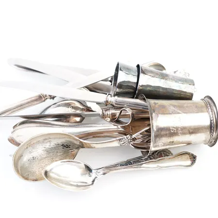 Div silver, bruttovikt: 1356gr Vikt: 1356 g