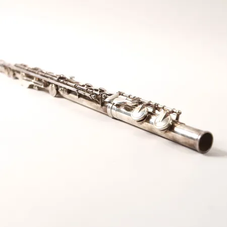 Tvärflöjt Noblet Paris, #12339, med hårt fodral Skickas med postpaket.