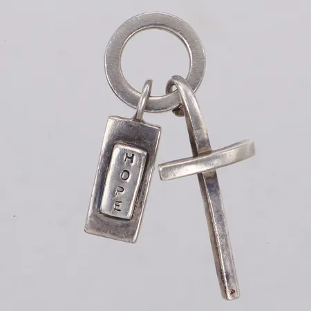 Hänge, längd 35mm, Tro&Hopp, Efva Attling, repor, 925/1000 silver Vikt: 4,3 g