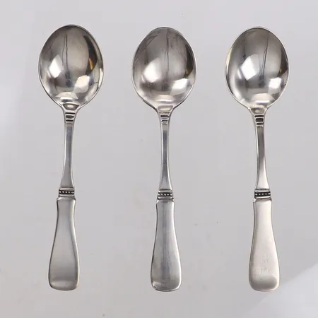 3 skedar, längd 11cm, modell Uppsala, nyskick, 830/1000 silver Vikt: 41,3 g