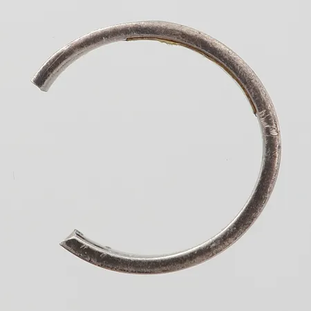 Silverskrot, defekt, Silver 830/1000.  Vikt: 2,7 g