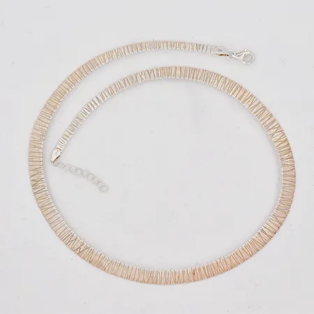 Collier, 46cm, doserad bredd 3,7-8mm, GHA, silver 925/1000 Vikt: 18,4 g