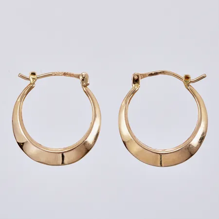 Ett par örhängen längd ca 19mm, bredd ca 18mm, 18K Vikt: 1,8 g