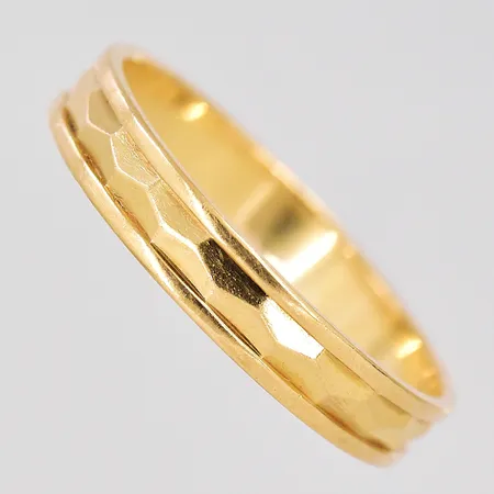 Ring, stl 20, bredd 4mm, Schalins, 18K Vikt: 3,4 g