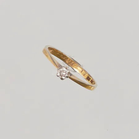 Ring, diamant 0,12ct, Ø17¼, bredd:4mm, 18K 2,2g.