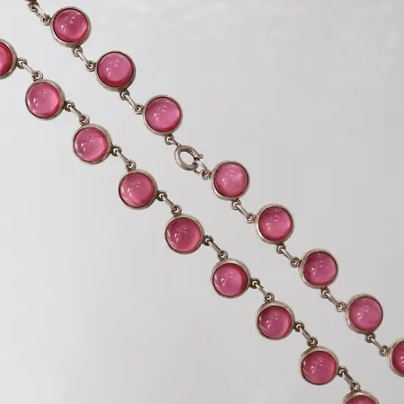 Collier med rosa stenar, längd 40cm, bredd ca 1-11mm, Mattsson & Olsson, år 1962, silver Vikt: 47,3 g