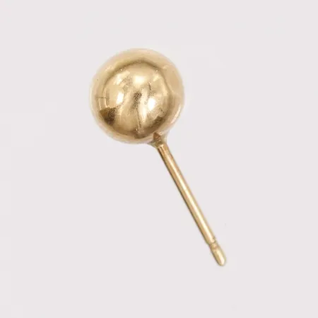 Ett udda örhänge i form av en kula, Ø5mm, snurrebuss saknas, 18K guld Vikt: 0,2 g