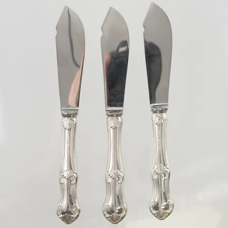 3 knivar med blad i rostfritt stål, modell: Patricia, 15,6cm, 830/1000 silver, 147,8g.