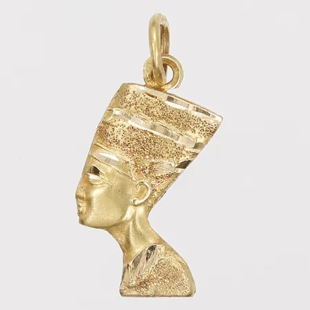 Hänge i form av Nefertiti, ihåligt, höjd 25mm, 18K guld Vikt: 1,4 g