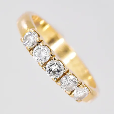 Ring, diamanter 0,55ctv enligt gravyr, en diamant nagg, stl 17¾, graverad, 18K Vikt: 4,2 g