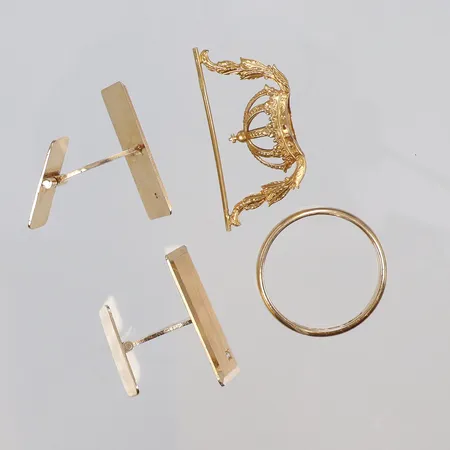 Diverse guld, defekt, gravyr 18K Vikt: 17,8 g