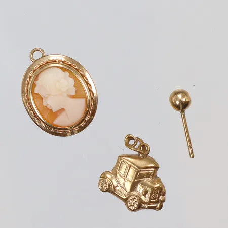 Diverse guld, 18K, bruttovikt 1,9g Vikt: 1,9 g