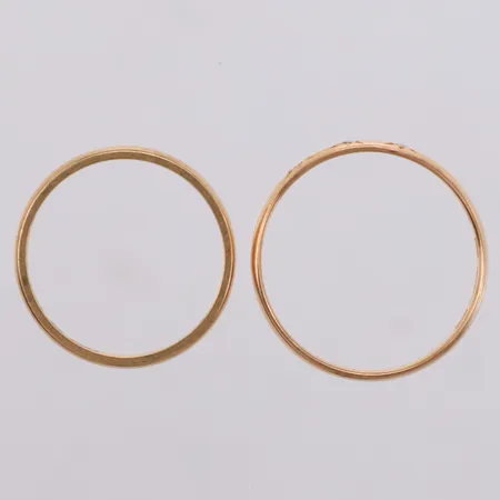 Två ringar, stl 20&18, gravyr, diamanter ca 0,03ctv, 18K Vikt: 6,7 g