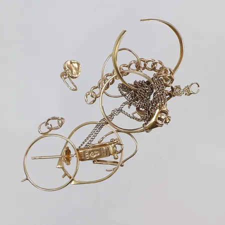 Diverse guld, defekt 18K Vikt: 8,2 g