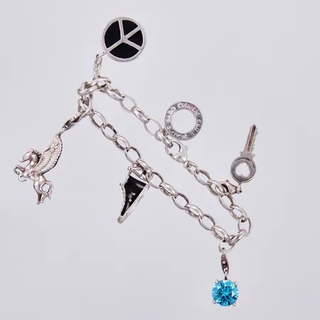 Armband med 6 berlocker, Thomas Sabo, längd: ca 17cm, bredd: ca 5-24mm, 925/1000, silver Vikt: 21,1 g