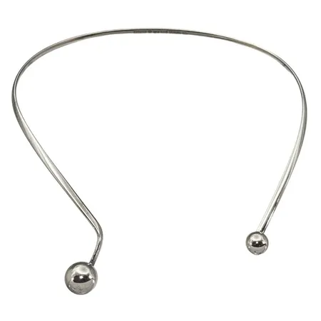 Retro Halsring 1970-tal, ALTON Falköping 1975, silver 925/1000,, stel modell med avslutande klot Ø11 resp. 15 mm, halsringens omkrets ca. 41 cm, bredd 4 mm, förefaller sparsamt använd Vikt: 35 g