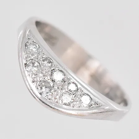 Ring vitguld, diamanter ca 0,12ctv, stl 16¾, 18K Vikt: 4,2 g