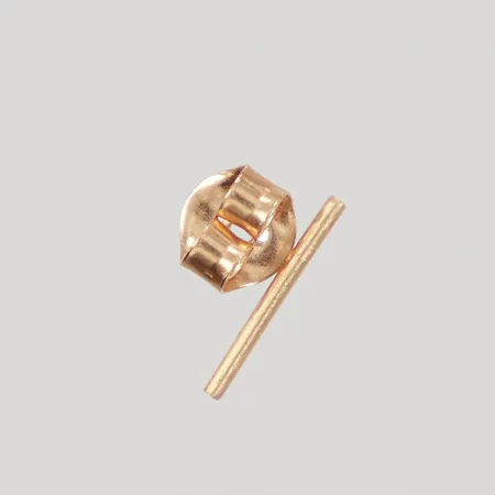 2 guldbitar, 18K Vikt: 0,2 g