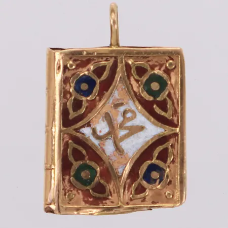 Hänge med emalj, längd 22mm, ihålig, buckla, okänd stämpel, 14K Vikt: 1,6 g