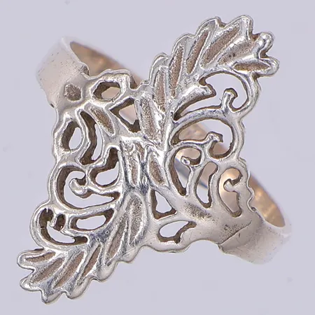 Ring, genombrutet mönster 22mm, stl 18¼, 925/1000 silver Vikt: 2,6 g