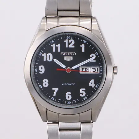Herrur Seiko 5, automat, stål, dag och datum, Ø36mm, modell 7S26-0420, glasbaksida, bruksslitage, inga tillbehör