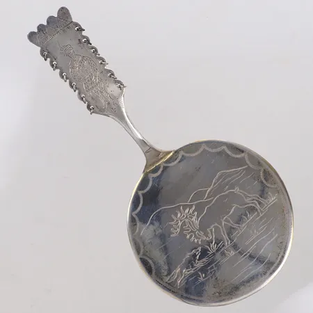 Kakspade, längd 14cm, samiskt motiv, Bror Onnela, Haparanda, år 1946, 830/1000 silver Vikt: 26,8 g