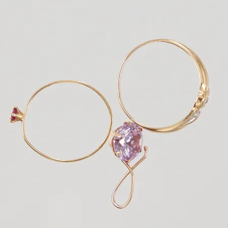 Udda örhänge med sten + 2 Ringar, 18K Vikt: 2,8 g