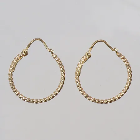 Ett par Örhängen, mönstrade creolmodell Ø18mm bredd 1mm 18K Vikt: 2,2 g