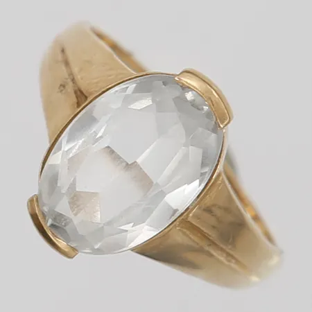 Ring med sten, stl 17, bredd 2-13mm, 18K Vikt: 3,8 g